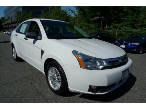 Oxford White Ford Focus SE Sedan.  Click to enlarge.