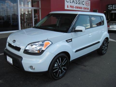 Clear White Kia Soul Ghost Special Edition.  Click to enlarge.