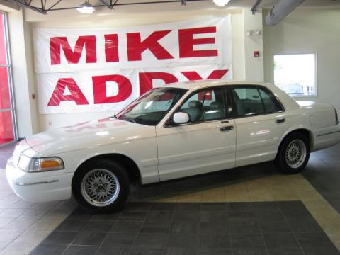 Vibrant White Ford Crown Victoria LX Sedan.  Click to enlarge.