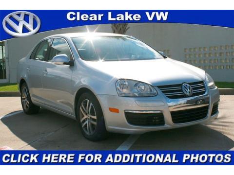Reflex Silver Metallic Volkswagen Jetta 2.5 Sedan.  Click to enlarge.