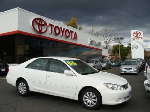Super White Toyota Camry LE.  Click to enlarge.