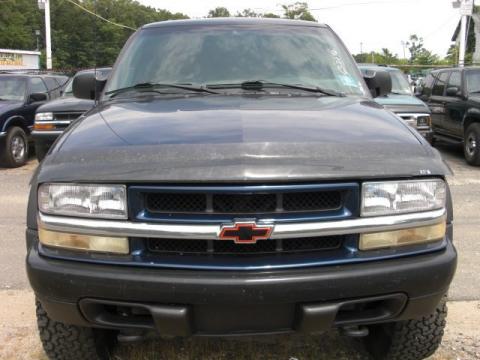 Indigo Blue Metallic Chevrolet Blazer ZR2 4x4.  Click to enlarge.