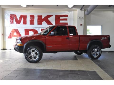 Victory Red Chevrolet S10 ZR2 Extended Cab 4x4.  Click to enlarge.