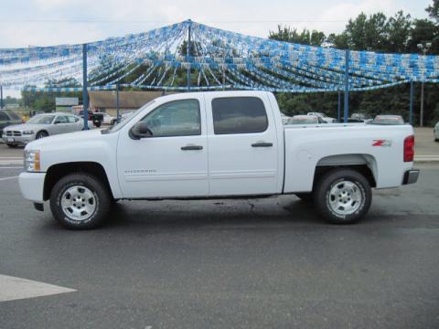 Summit White Chevrolet Silverado 1500 LT Crew Cab 4x4.  Click to enlarge.