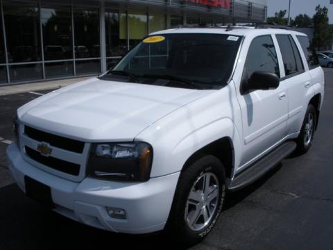 Summit White Chevrolet TrailBlazer LT 4x4.  Click to enlarge.