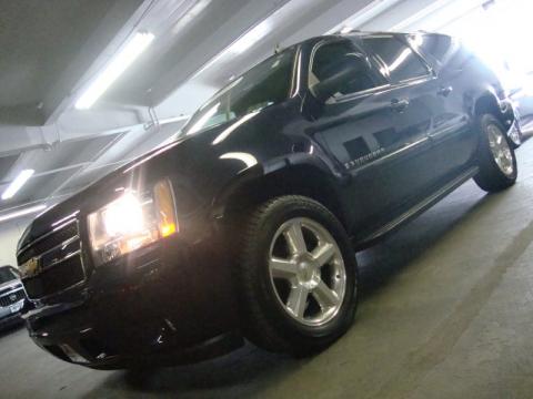 Dark Blue Metallic Chevrolet Suburban 1500 LT 4x4.  Click to enlarge.