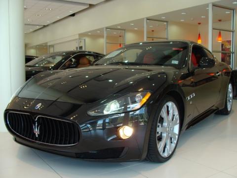Nero Carbonio (Black) Maserati GranTurismo S.  Click to enlarge.