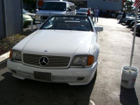 Arctic White Mercedes-Benz SL Class 500 SL Roadster.  Click to enlarge.