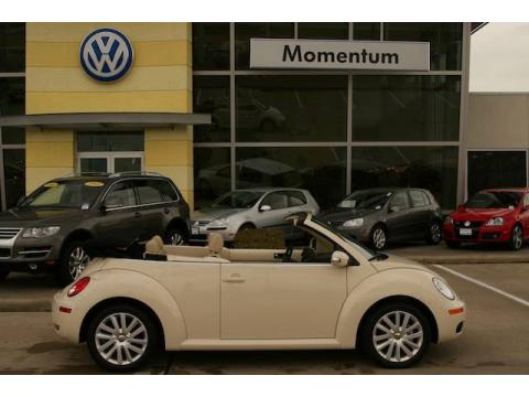 Harvest Moon Beige 2009 Volkswagen New Beetle 2.5 Convertible with Cream Harvest Moon Beige 2009 Volkswagen New Beetle 2.5 Convertible with Cream