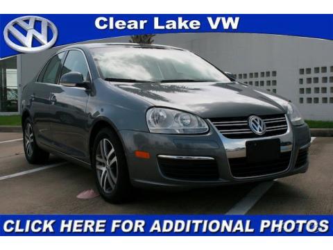 Platinum Grey Metallic Volkswagen Jetta 2.5 Sedan.  Click to enlarge.