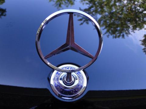 Black Mercedes-Benz S Class 500 SEL Sedan.  Click to enlarge.