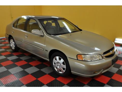 Sandrift Beige Nissan Altima GXE.  Click to enlarge.