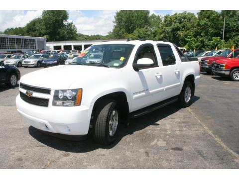 Summit White Chevrolet Avalanche LT 4WD.  Click to enlarge.
