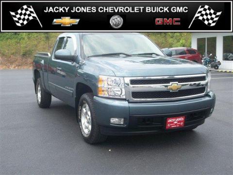 Blue Granite Metallic Chevrolet Silverado 1500 Z71 Extended Cab 4x4.  Click to enlarge.