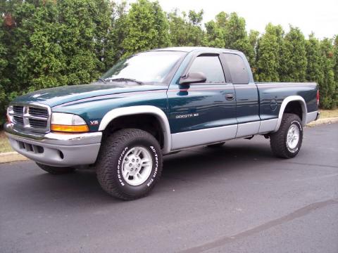 Emerald Green Pearl Dodge Dakota SLT Extended Cab 4x4.  Click to enlarge.