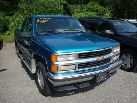 Bright Teal Metallic Chevrolet C/K K1500 Extended Cab 4x4.  Click to enlarge.