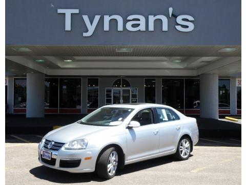 Reflex Silver Metallic Volkswagen Jetta 2.5 Sedan.  Click to enlarge.