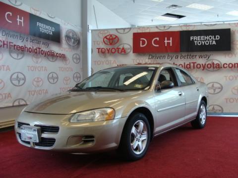 Light Almond Pearl Dodge Stratus SE Sedan.  Click to enlarge.