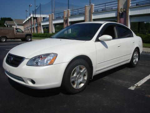 Satin White Nissan Altima 2.5 S.  Click to enlarge.