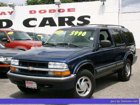 Indigo Blue Metallic Chevrolet Blazer LT 4x4.  Click to enlarge.