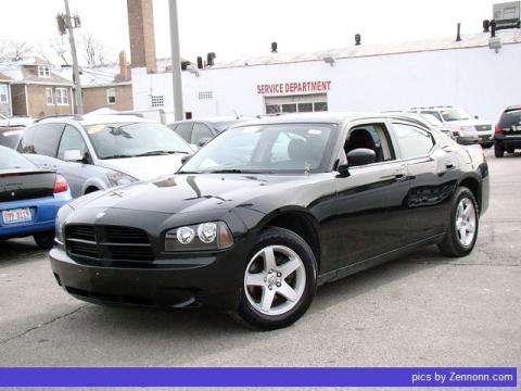 Brilliant Black Crystal Pearl Dodge Charger SE.  Click to enlarge.