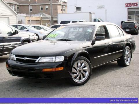 Super Black Nissan Maxima GXE.  Click to enlarge.