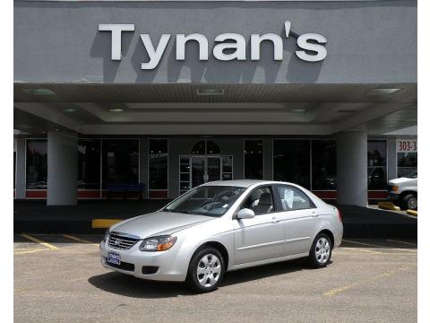 Bright Silver Metallic Kia Spectra EX Sedan.  Click to enlarge.