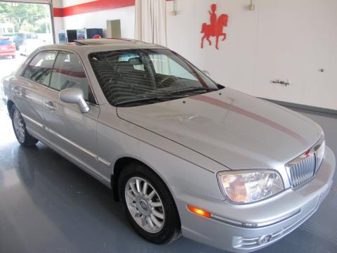 Bright Silver Hyundai XG350 L.  Click to enlarge.