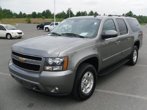 Graystone Metallic Chevrolet Suburban 1500 LT 4x4.  Click to enlarge.