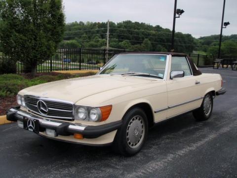 Light Ivory Mercedes-Benz SL Class 560 SL Roadster.  Click to enlarge.