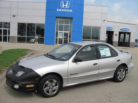 Ultra Silver Metallic Pontiac Sunfire SE Sedan.  Click to enlarge.