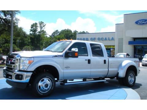 Ingot Silver Metallic Ford F350 Super Duty XLT Crew Cab 4x4 Dually.  Click to enlarge.