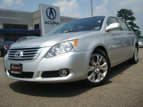 Classic Silver Metallic Toyota Avalon XLS.  Click to enlarge.