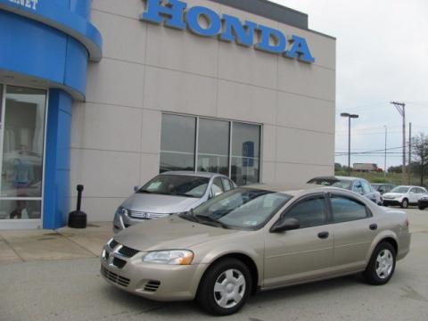 Light Almond Pearl Metallic Dodge Stratus SE Sedan.  Click to enlarge.