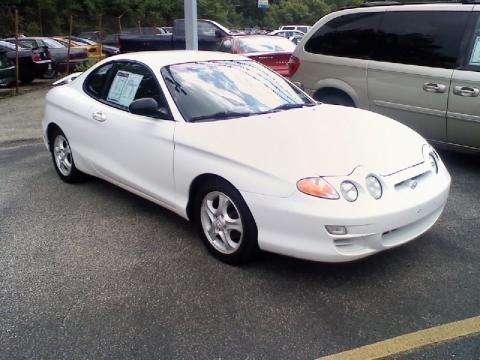 Nordic White Hyundai Tiburon .  Click to enlarge.