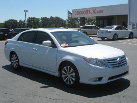 Blizzard White Pearl Toyota Avalon Limited.  Click to enlarge.