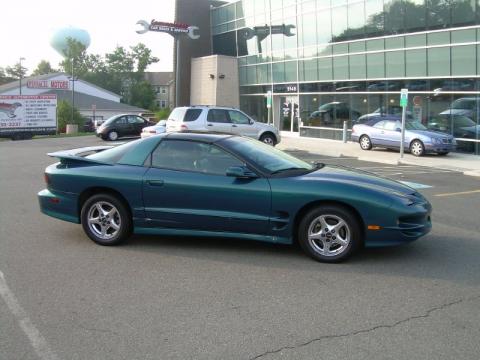 Blue-Green Chameleon Pontiac Firebird Trans Am Coupe.  Click to enlarge.