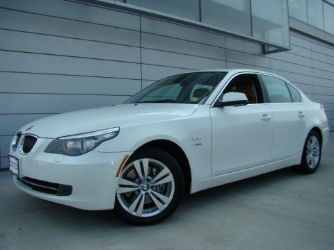 Alpine White BMW 5 Series 528i xDrive Sedan.  Click to enlarge.