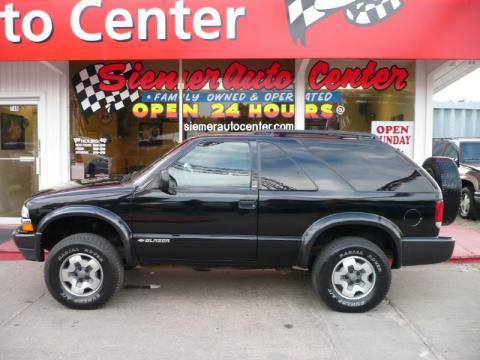 Onyx Black Chevrolet Blazer LS 4x4.  Click to enlarge.