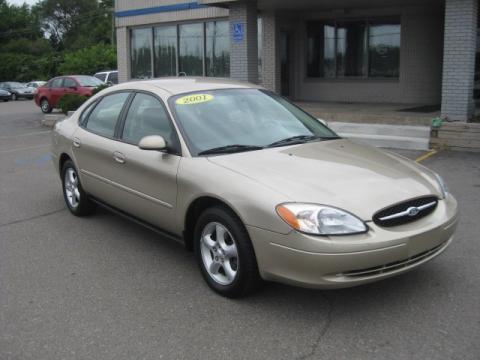 Harvest Gold Metallic Ford Taurus SE.  Click to enlarge.