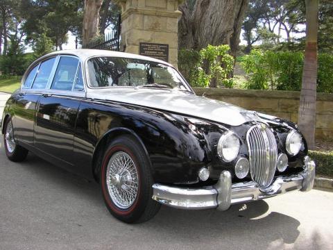 Silver/Black Jaguar MK2 Saloon.  Click to enlarge.