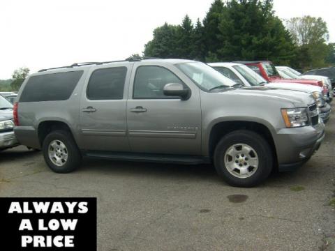 Greystone Metallic Chevrolet Suburban LT 4x4.  Click to enlarge.
