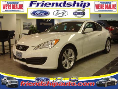 Karussell White 2011 Hyundai Genesis Coupe 2.0T with Black Cloth interior 