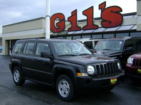 Brilliant Black Crystal Pearl 2009 Jeep Patriot Sport with Dark Slate 