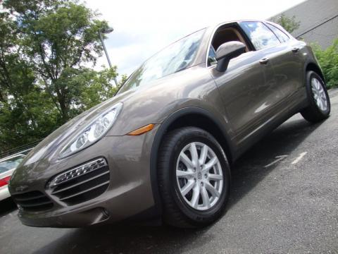 Umber Brown Metallic Porsche Cayenne .  Click to enlarge.