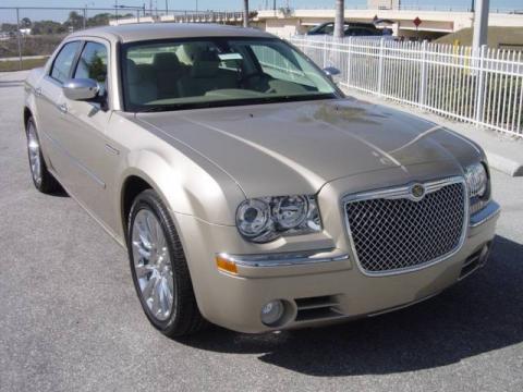 Light Sandstone Metallic Chrysler 300 C HEMI Heritage Edition.  Click to enlarge.