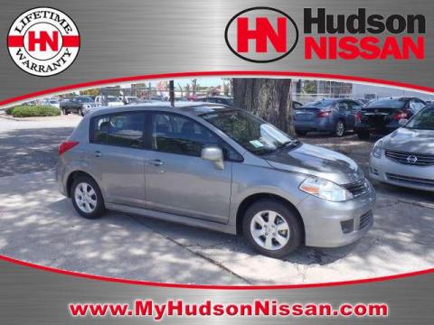 nissan versa hatchback interior. Metallic 2011 Nissan Versa