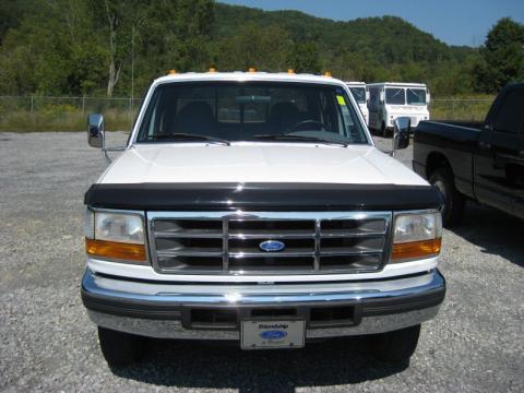 Oxford White Ford F350 XLT Crew Cab Dually.  Click to enlarge.