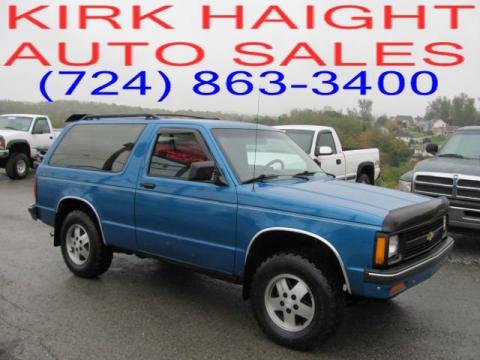 Bright Blue Metallic Chevrolet S10 Blazer Tahoe 4x4.  Click to enlarge.