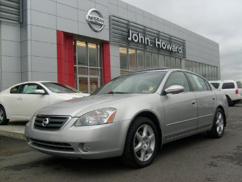 Sheer Silver Metallic Nissan Altima 3.5 SE.  Click to enlarge.